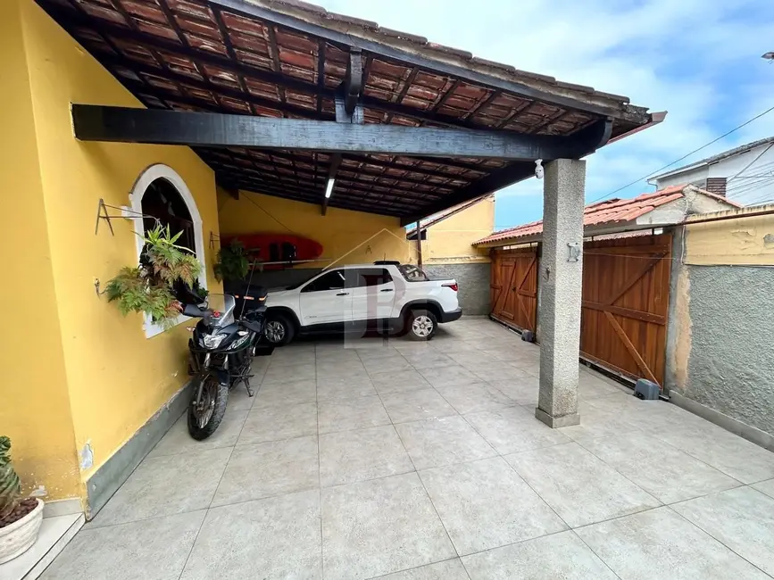 Casa com 4 quartos à venda, 202m2 em Itaipu, Niteroi - RJ - imagem 3 Foto 3 de Casa com 4 quartos à venda, 202m2 em Itaipu, Niteroi - RJ