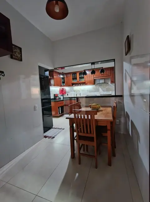 Casa com 4 quartos à venda, 202m2 em Itaipu, Niteroi - RJ - imagem 6 Foto 6 de Casa com 4 quartos à venda, 202m2 em Itaipu, Niteroi - RJ