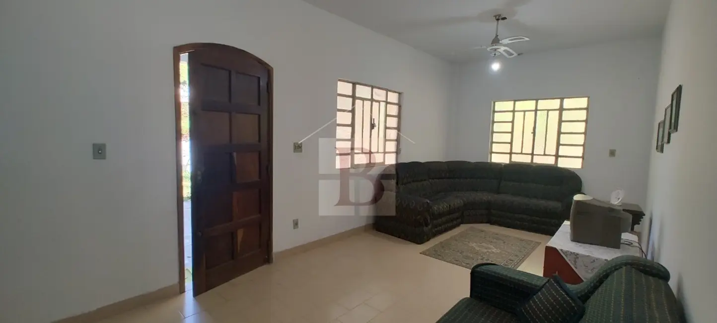 Sítio / Rancho com 4 quartos à venda, 6000m2 em Rio do Ouro, Sao Goncalo - RJ - imagem 5 Foto 5 de Sítio / Rancho com 4 quartos à venda, 6000m2 em Rio do Ouro, Sao Goncalo - RJ