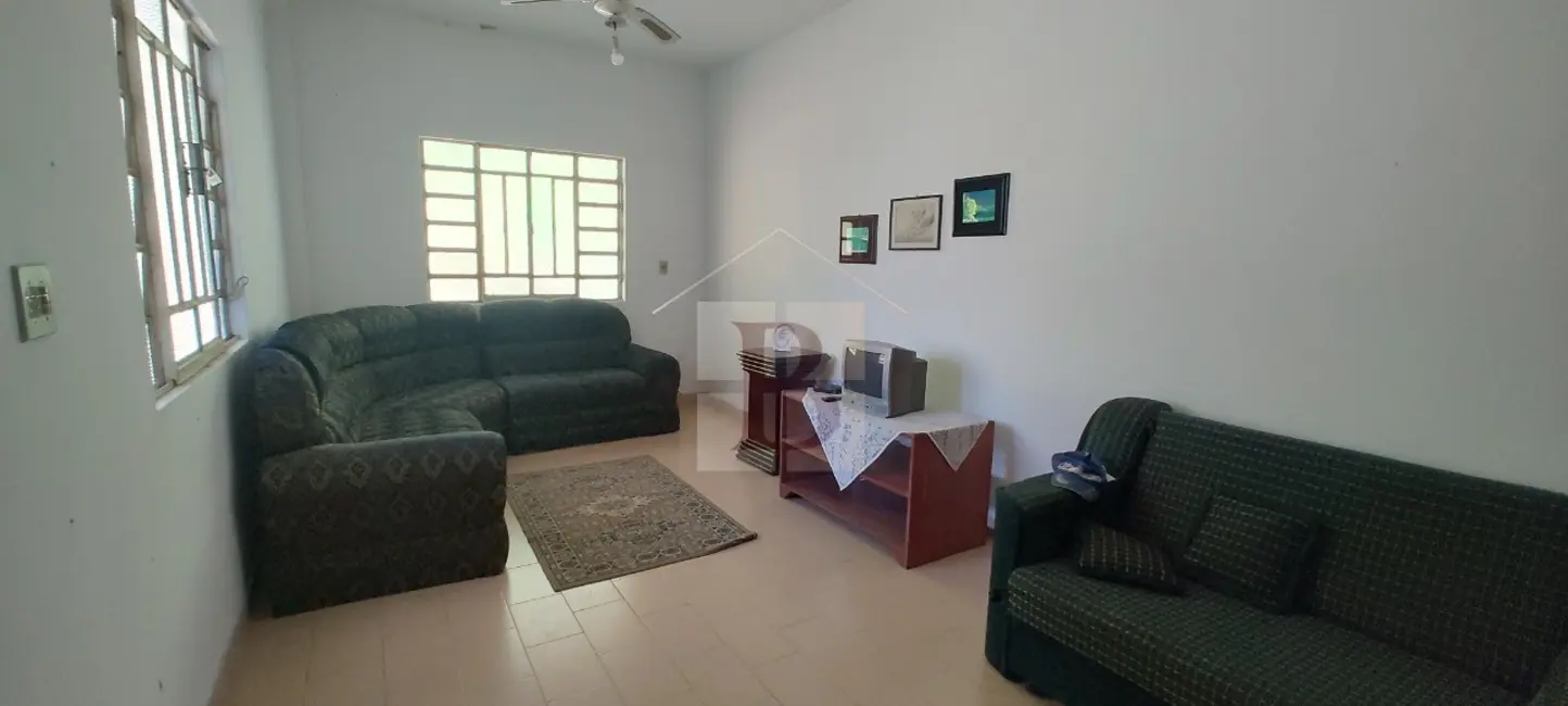 Sítio / Rancho com 4 quartos à venda, 6000m2 em Rio do Ouro, Sao Goncalo - RJ - imagem 3 Foto 3 de Sítio / Rancho com 4 quartos à venda, 6000m2 em Rio do Ouro, Sao Goncalo - RJ