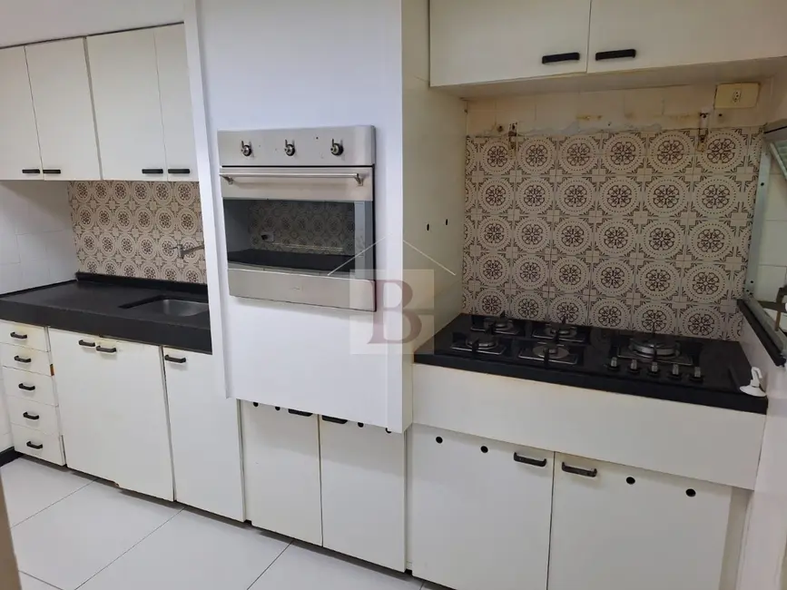 Apartamento com 3 quartos à venda, 106m2 em Icaraí, Niteroi - RJ - imagem 4 Foto 4 de Apartamento com 3 quartos à venda, 106m2 em Icaraí, Niteroi - RJ