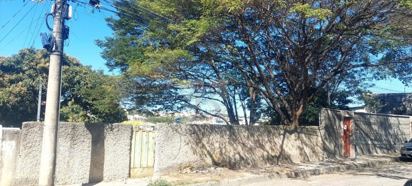 Foto 1 de Terreno / Lote à venda, 360m2 em Contagem - MG
