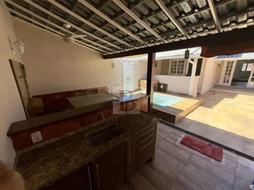 Foto 3 de Casa com 4 quartos à venda, 392m2 em Piratininga, Niteroi - RJ