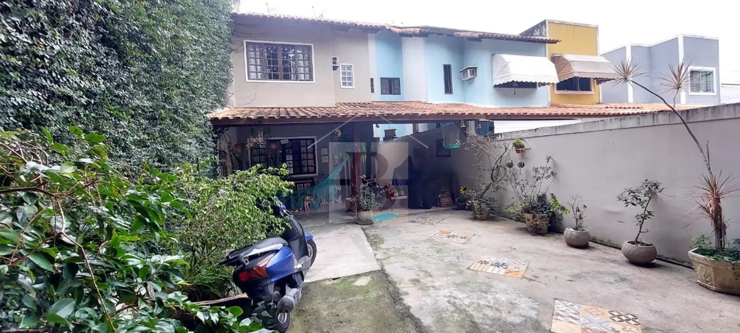 Foto 1 de Casa com 3 quartos à venda, 120m2 em Piratininga, Niteroi - RJ
