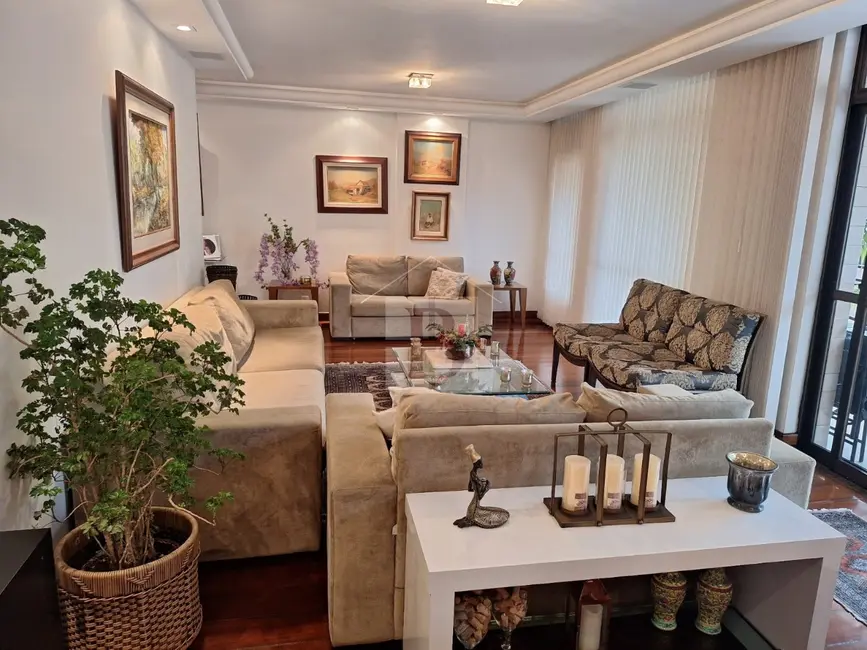 Apartamento com 4 quartos à venda, 256m2 em Niteroi - RJ - imagem 4 Foto 4 de Apartamento com 4 quartos à venda, 256m2 em Niteroi - RJ