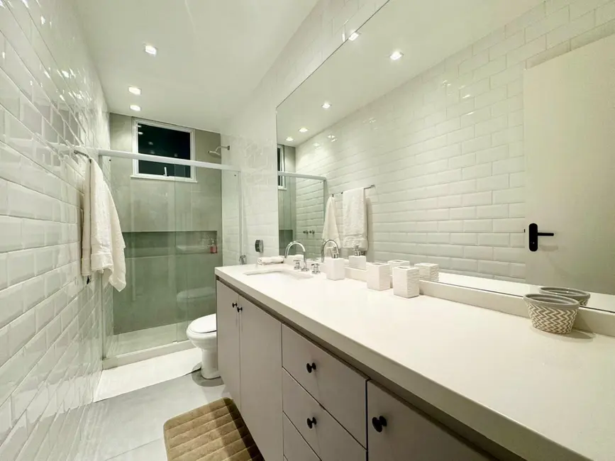 Foto 2 de Apartamento com 2 quartos à venda, 70m2 em Leblon, Rio De Janeiro - RJ