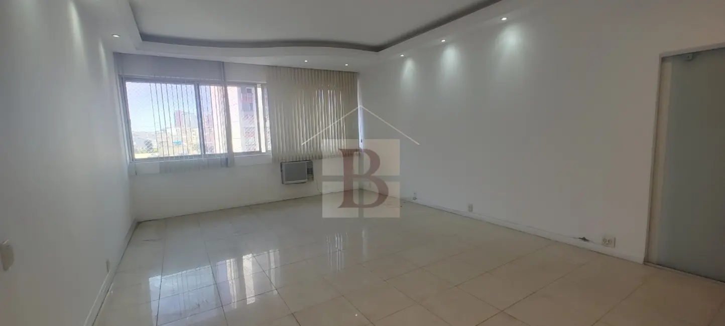 Apartamento com 3 quartos à venda, 132m2 em Laranjeiras, Rio De Janeiro - RJ - imagem 2 Foto 2 de Apartamento com 3 quartos à venda, 132m2 em Laranjeiras, Rio De Janeiro - RJ