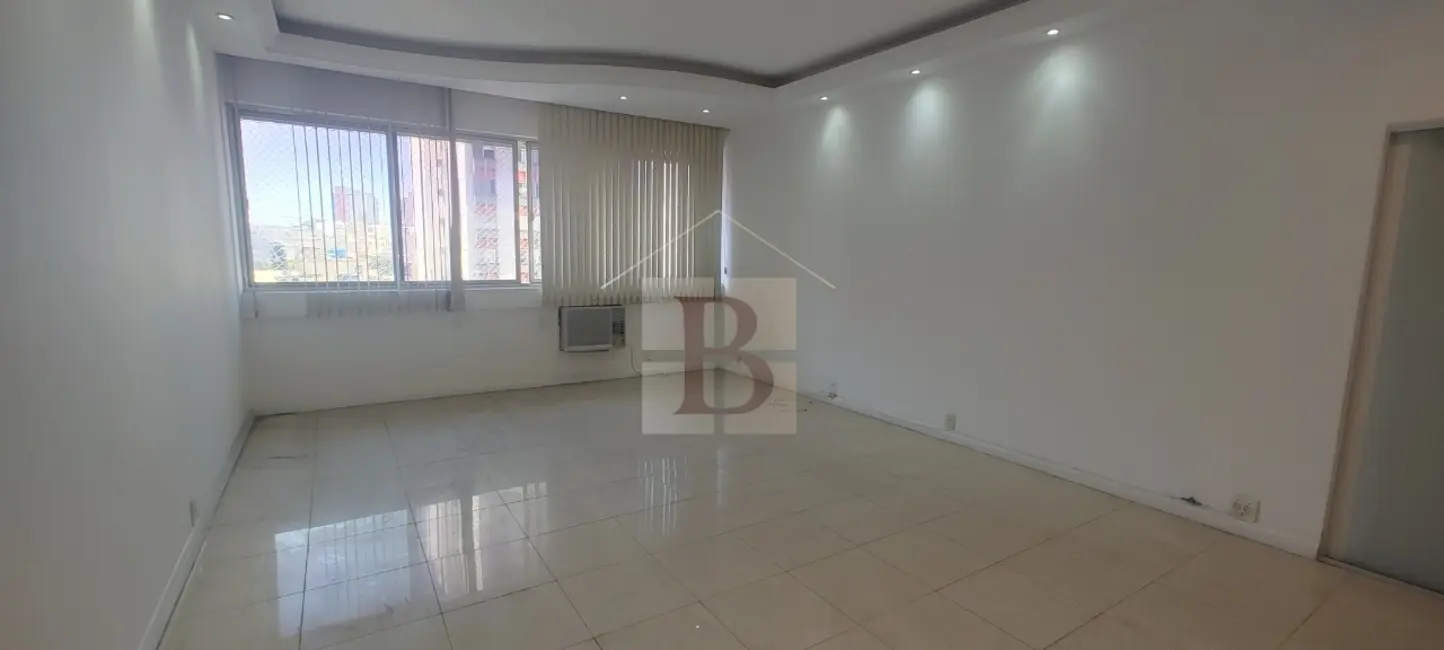 Apartamento com 3 quartos à venda, 132m2 em Laranjeiras, Rio De Janeiro - RJ - imagem 9 Foto 9 de Apartamento com 3 quartos à venda, 132m2 em Laranjeiras, Rio De Janeiro - RJ