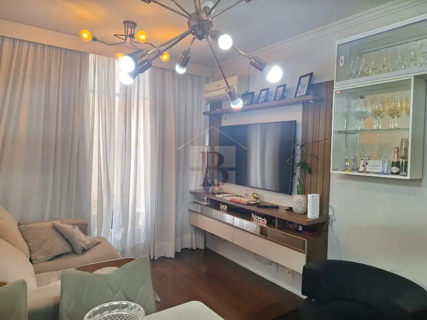 Apartamento com 2 quartos à venda, 70m2 em Icaraí, Niteroi - RJ - imagem 3 Foto 3 de Apartamento com 2 quartos à venda, 70m2 em Icaraí, Niteroi - RJ