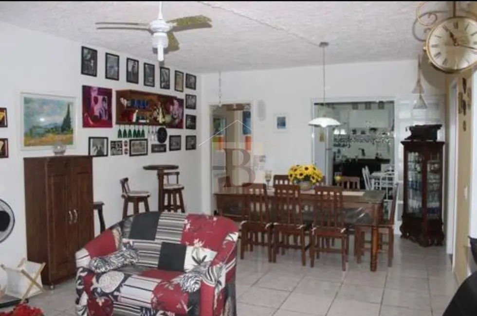 Foto 3 de Apartamento com 3 quartos à venda, 90m2 em Arraial Do Cabo - RJ