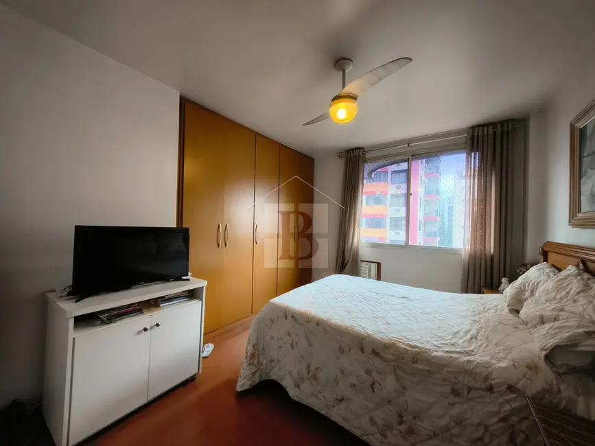 Apartamento com 2 quartos à venda, 93m2 em Icaraí, Niteroi - RJ - imagem 9 Foto 9 de Apartamento com 2 quartos à venda, 93m2 em Icaraí, Niteroi - RJ