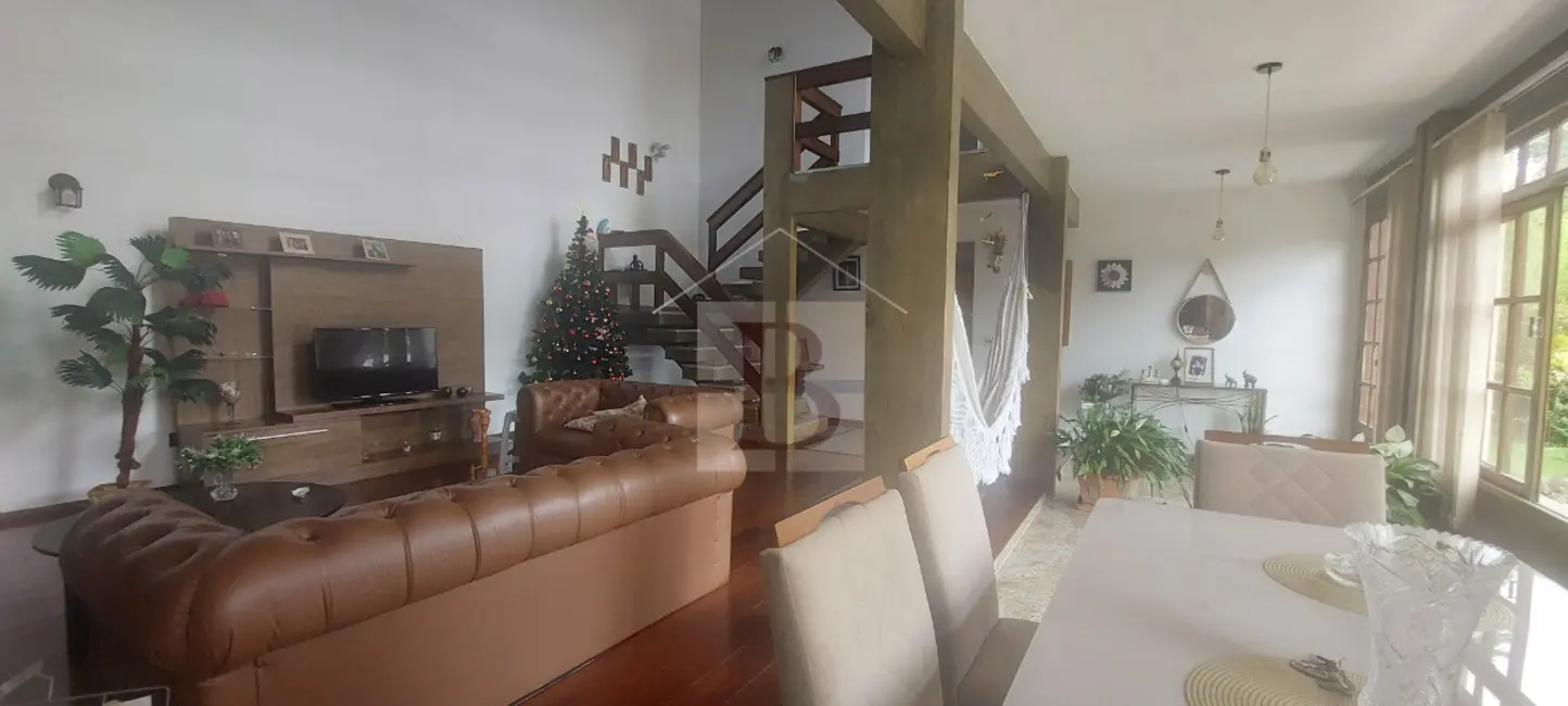 Foto 6 de Casa com 3 quartos à venda, 150m2 em Nova Friburgo - RJ