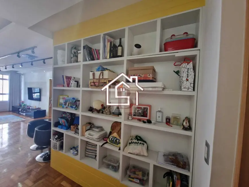 Apartamento com 3 quartos à venda, 123m2 em Icaraí, Niteroi - RJ - imagem 2 Foto 2 de Apartamento com 3 quartos à venda, 123m2 em Icaraí, Niteroi - RJ