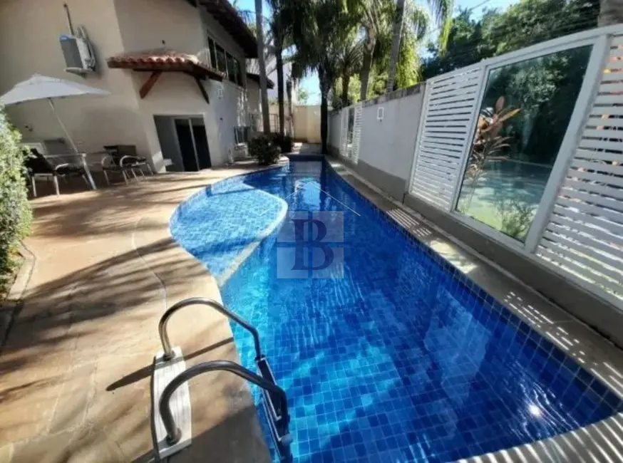 Foto 1 de Casa de Condomínio com 3 quartos à venda, 180m2 em Camboinhas, Niteroi - RJ