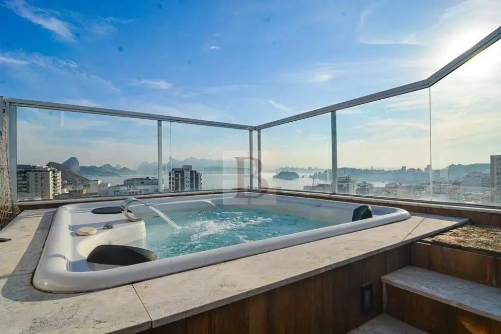 Foto 1 de Apartamento com 3 quartos à venda, 230000m2 em Icaraí, Niteroi - RJ