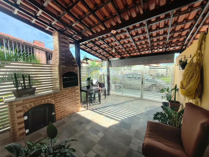 Foto 1 de Casa de Condomínio com 2 quartos à venda, 90m2 em Jóquei Clube, Sao Goncalo - RJ