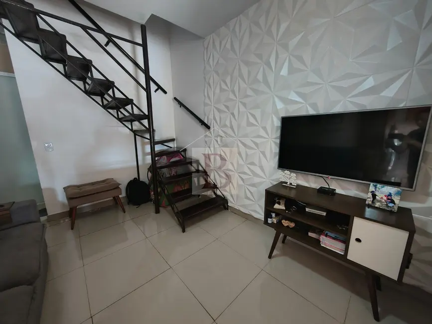 Foto 8 de Casa de Condomínio com 2 quartos à venda, 90m2 em Jóquei Clube, Sao Goncalo - RJ