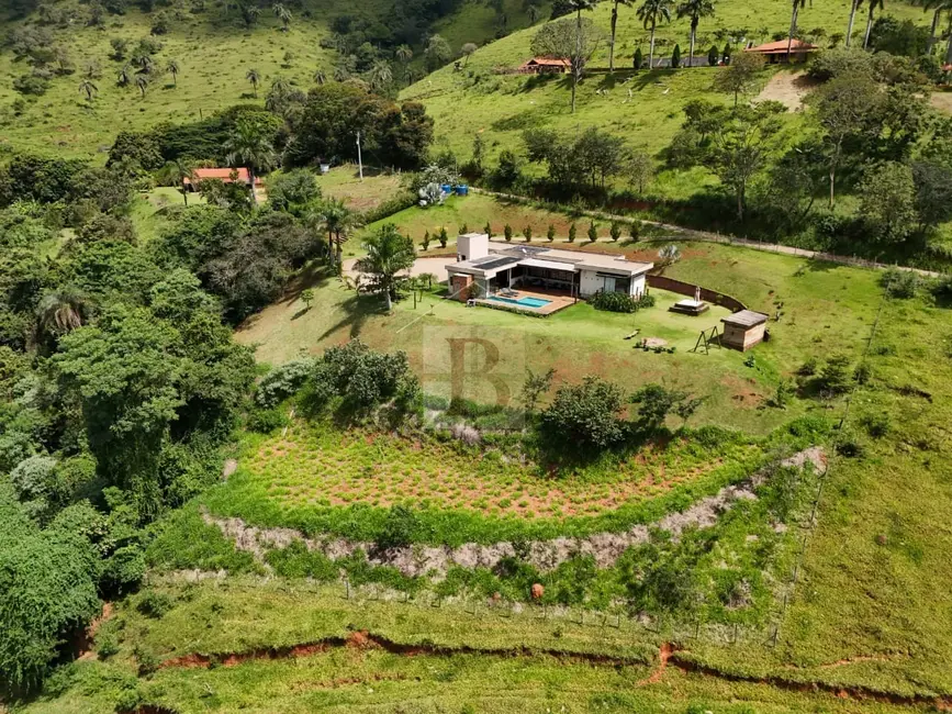 Foto 4 de Sítio / Rancho com 4 quartos à venda e para alugar, 340m2 em Centro, Moeda - MG
