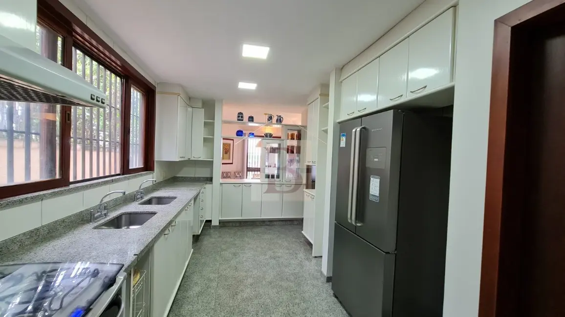 Foto 8 de Casa com 5 quartos à venda, 600m2 em Itacoatiara, Niteroi - RJ