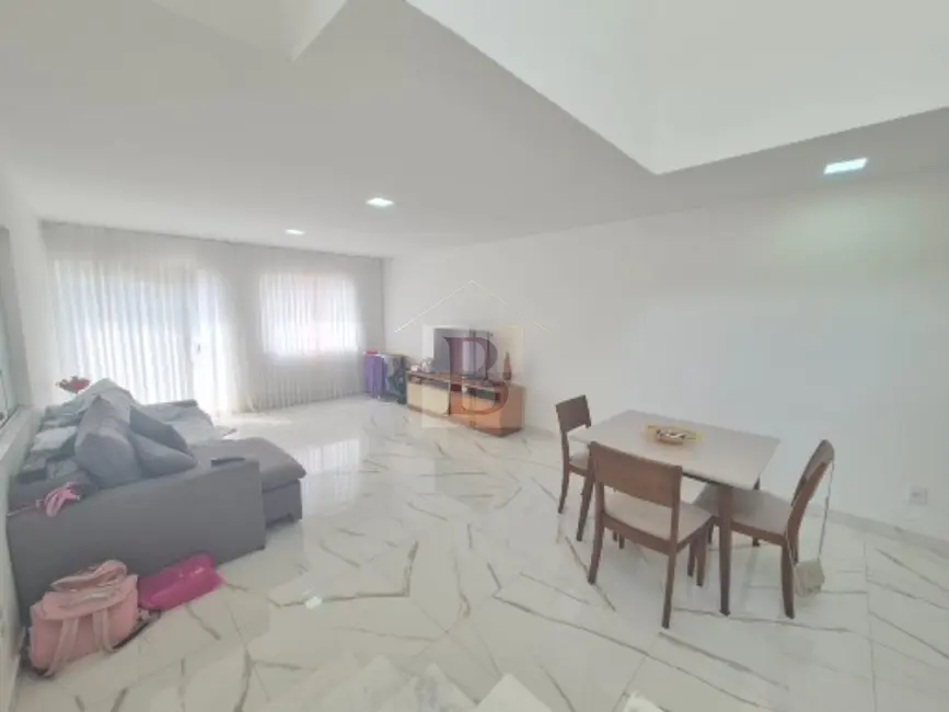 Foto 8 de Casa com 4 quartos à venda, 225m2 em Piratininga, Niteroi - RJ
