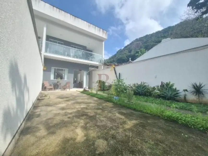 Foto 2 de Casa com 4 quartos à venda, 225m2 em Piratininga, Niteroi - RJ