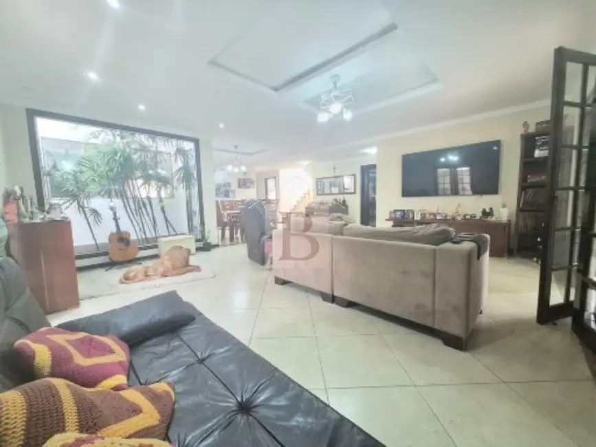 Casa de Condomínio com 4 quartos à venda, 385m2 em Colubande, Sao Goncalo - RJ - imagem 7 Foto 7 de Casa de Condomínio com 4 quartos à venda, 385m2 em Colubande, Sao Goncalo - RJ