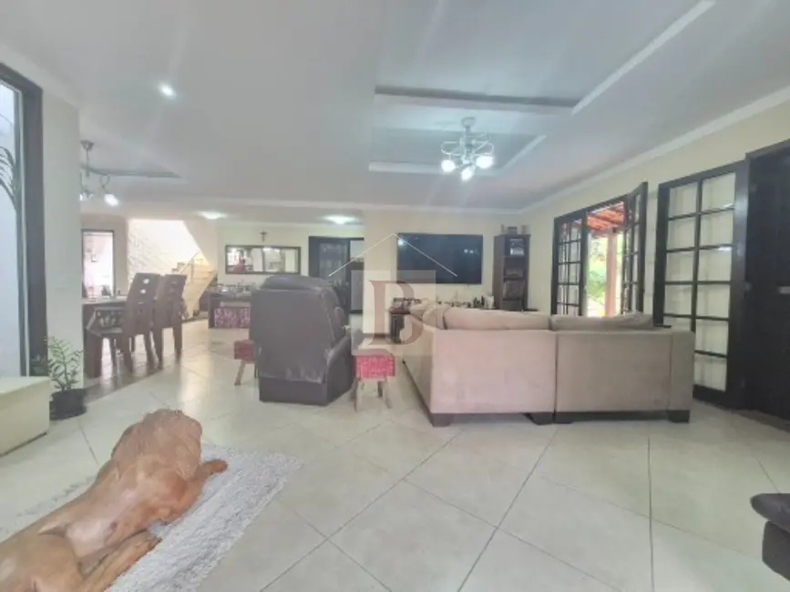 Casa de Condomínio com 4 quartos à venda, 385m2 em Colubande, Sao Goncalo - RJ - imagem 4 Foto 4 de Casa de Condomínio com 4 quartos à venda, 385m2 em Colubande, Sao Goncalo - RJ