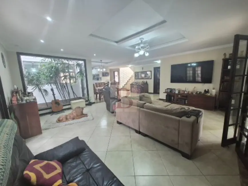 Casa de Condomínio com 4 quartos à venda, 385m2 em Colubande, Sao Goncalo - RJ - imagem 8 Foto 8 de Casa de Condomínio com 4 quartos à venda, 385m2 em Colubande, Sao Goncalo - RJ