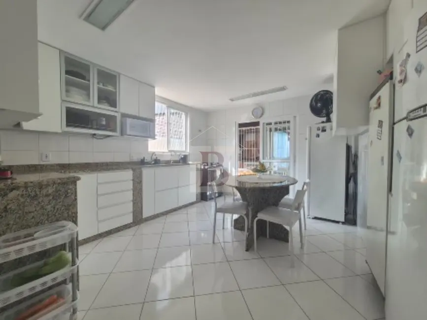 Foto 8 de Casa com 3 quartos à venda, 310m2 em Piratininga, Niteroi - RJ