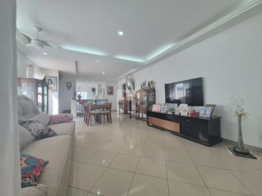Foto 4 de Casa com 3 quartos à venda, 310m2 em Piratininga, Niteroi - RJ
