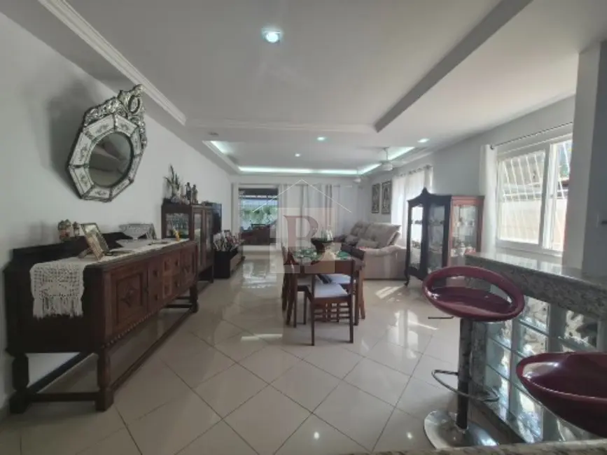 Foto 9 de Casa com 3 quartos à venda, 310m2 em Piratininga, Niteroi - RJ