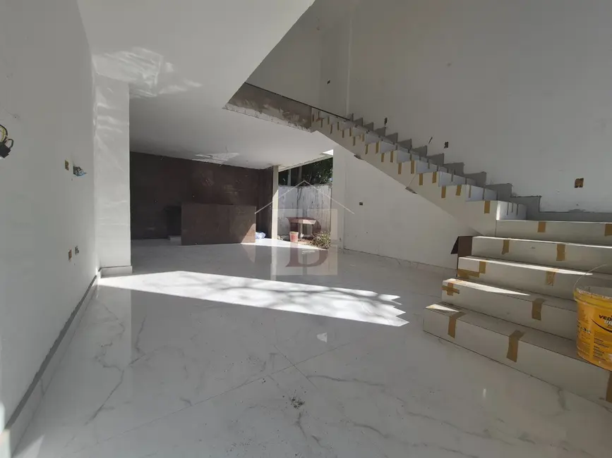 Foto 2 de Casa com 4 quartos à venda, 115m2 em Engenho do Mato, Niteroi - RJ