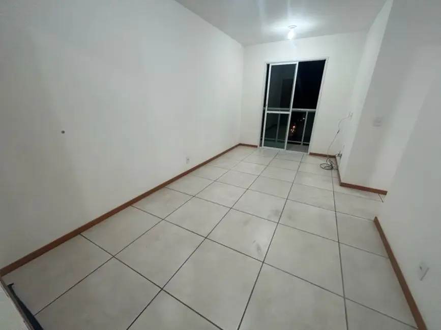 Apartamento com 3 quartos para alugar, 75m2 em Rio do Ouro, Sao Goncalo - RJ - imagem 3 Foto 3 de Apartamento com 3 quartos para alugar, 75m2 em Rio do Ouro, Sao Goncalo - RJ