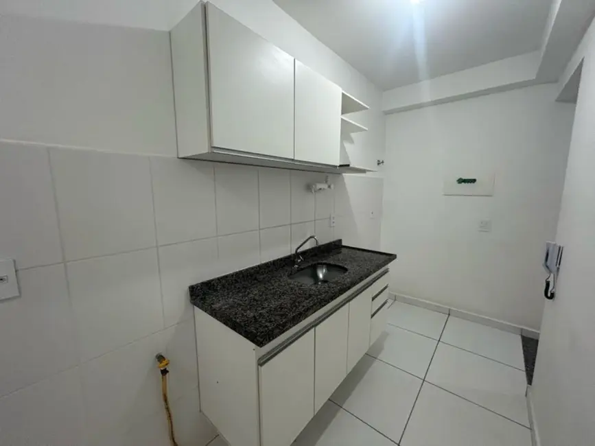 Apartamento com 3 quartos para alugar, 75m2 em Rio do Ouro, Sao Goncalo - RJ - imagem 2 Foto 2 de Apartamento com 3 quartos para alugar, 75m2 em Rio do Ouro, Sao Goncalo - RJ