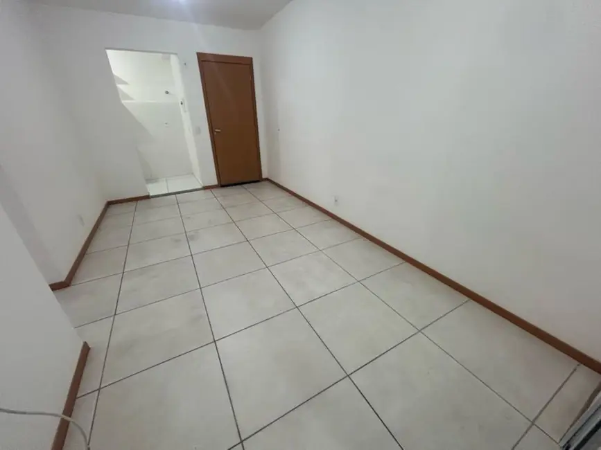 Apartamento com 3 quartos para alugar, 75m2 em Rio do Ouro, Sao Goncalo - RJ - imagem 8 Foto 8 de Apartamento com 3 quartos para alugar, 75m2 em Rio do Ouro, Sao Goncalo - RJ