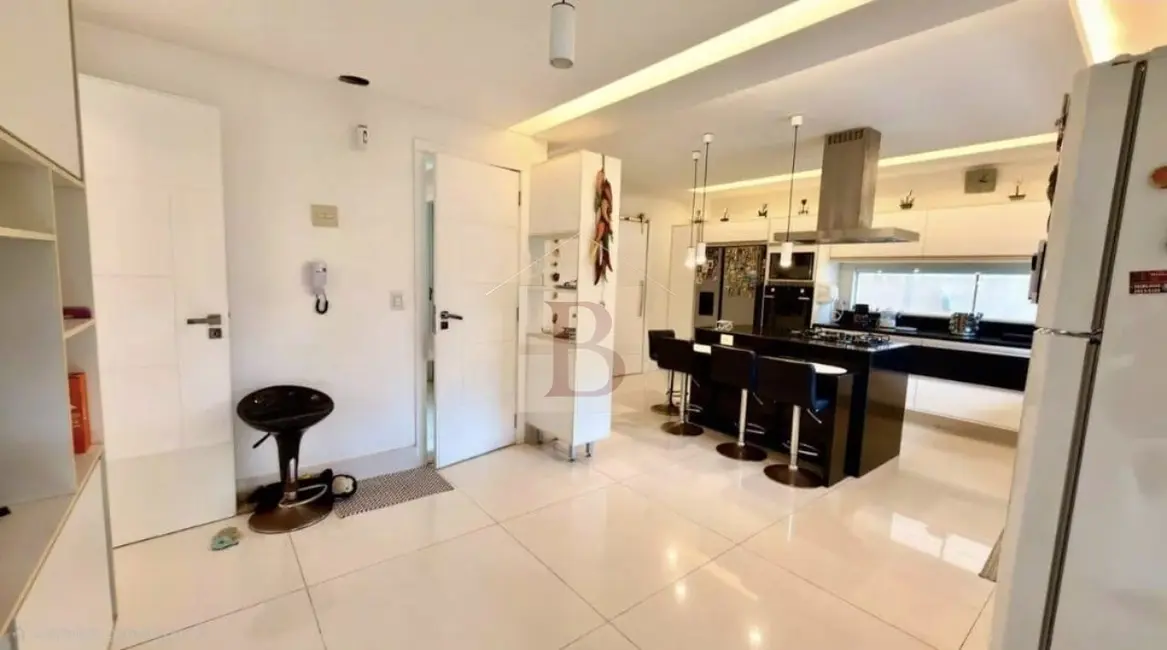 Foto 9 de Casa com 6 quartos à venda, 700m2 em Camboinhas, Niteroi - RJ