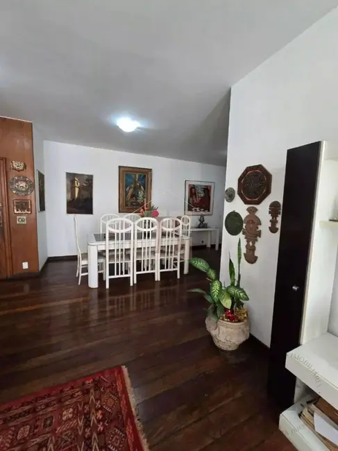 Apartamento com 4 quartos à venda, 250m2 em Icaraí, Niteroi - RJ - imagem 1 Foto 1 de Apartamento com 4 quartos à venda, 250m2 em Icaraí, Niteroi - RJ