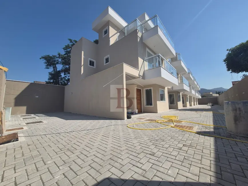 Foto 2 de Casa de Condomínio com 4 quartos à venda, 130m2 em Engenho do Mato, Niteroi - RJ