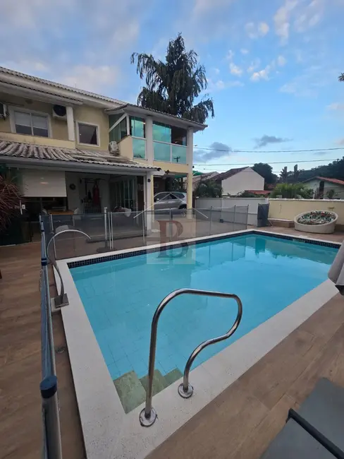 Casa com 4 quartos à venda, 360m2 em Santo Antônio, Niteroi - RJ - imagem 1 Foto 1 de Casa com 4 quartos à venda, 360m2 em Santo Antônio, Niteroi - RJ
