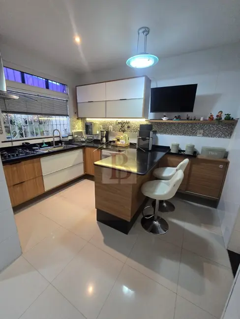 Casa com 4 quartos à venda, 360m2 em Santo Antônio, Niteroi - RJ - imagem 7 Foto 7 de Casa com 4 quartos à venda, 360m2 em Santo Antônio, Niteroi - RJ