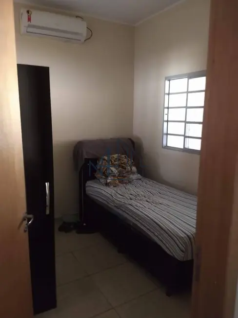 Sobrado com 4 quartos à venda, 360m2 em Residencial Village Garavelo, Aparecida De Goiania - GO - imagem 7 Foto 7 de Sobrado com 4 quartos à venda, 360m2 em Residencial Village Garavelo, Aparecida De Goiania - GO