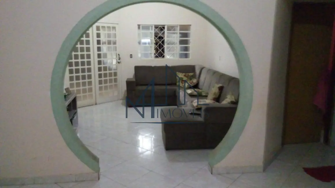 Sobrado com 4 quartos à venda, 360m2 em Residencial Village Garavelo, Aparecida De Goiania - GO - imagem 5 Foto 5 de Sobrado com 4 quartos à venda, 360m2 em Residencial Village Garavelo, Aparecida De Goiania - GO