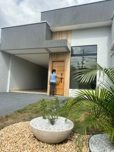 Foto 2 de Casa com 3 quartos à venda, 220m2 em Vila São Jorge, Aparecida De Goiania - GO