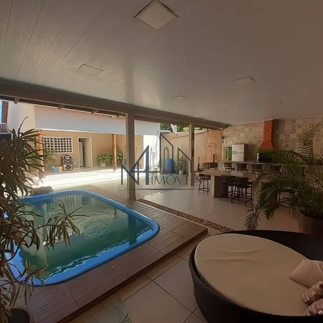 Foto 1 de Casa com 3 quartos à venda, 300m2 em Setor Garavelo, Aparecida De Goiania - GO