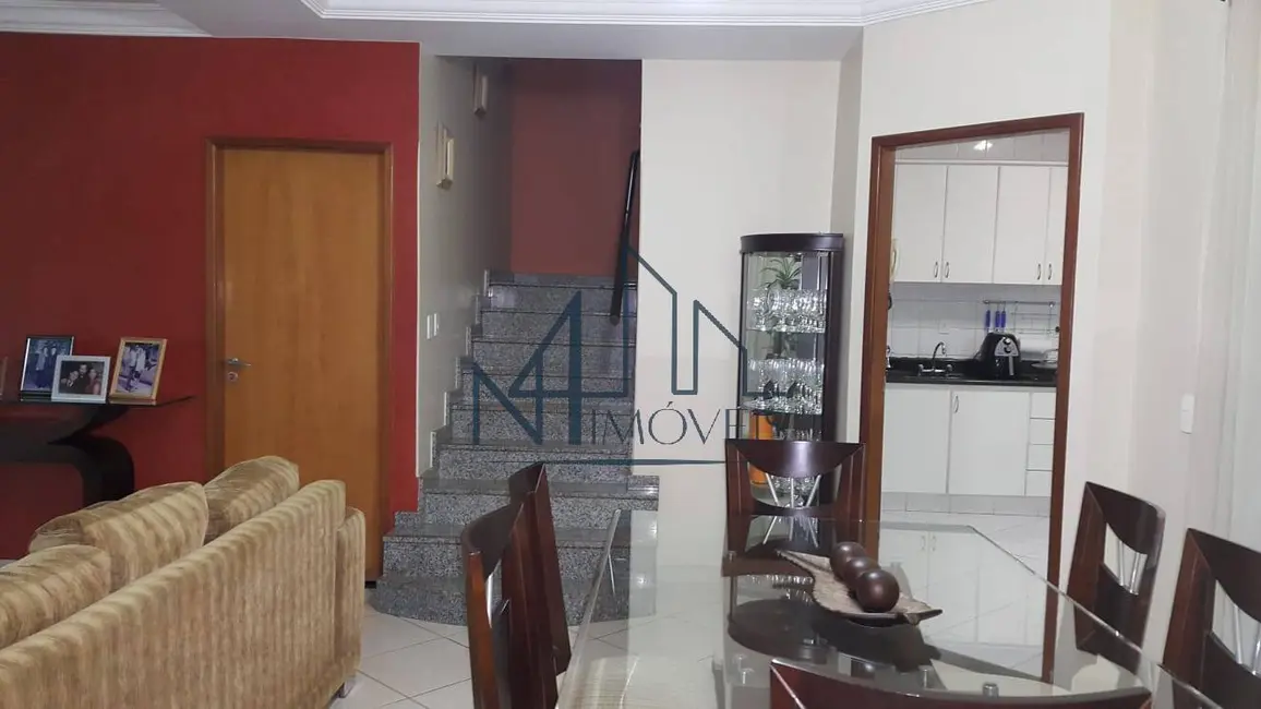 Sobrado com 3 quartos à venda, 864m2 em Setor Araguaia, Aparecida De Goiania - GO - imagem 4 Foto 4 de Sobrado com 3 quartos à venda, 864m2 em Setor Araguaia, Aparecida De Goiania - GO