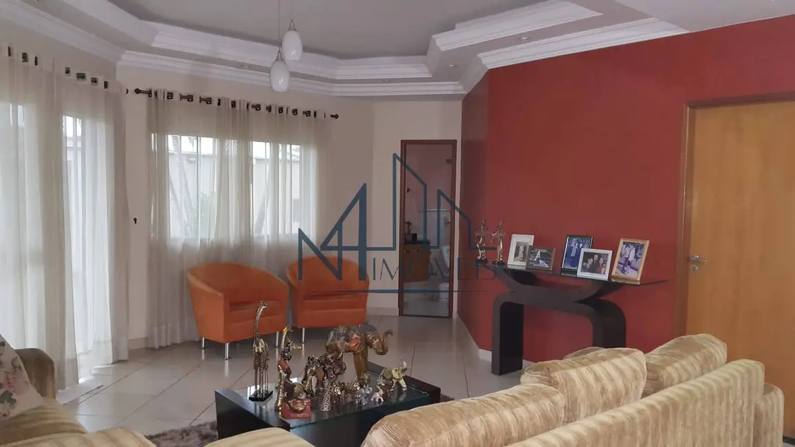 Sobrado com 3 quartos à venda, 864m2 em Setor Araguaia, Aparecida De Goiania - GO - imagem 7 Foto 7 de Sobrado com 3 quartos à venda, 864m2 em Setor Araguaia, Aparecida De Goiania - GO