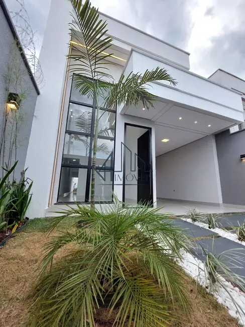 Foto 1 de Casa com 3 quartos à venda, 180m2 em Setor Cristina II Expansão, Trindade - GO