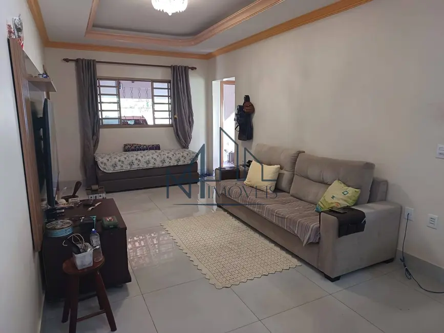 Casa com 3 quartos à venda, 360m2 em Parque Santa Cecília, Aparecida De Goiania - GO - imagem 9 Foto 9 de Casa com 3 quartos à venda, 360m2 em Parque Santa Cecília, Aparecida De Goiania - GO