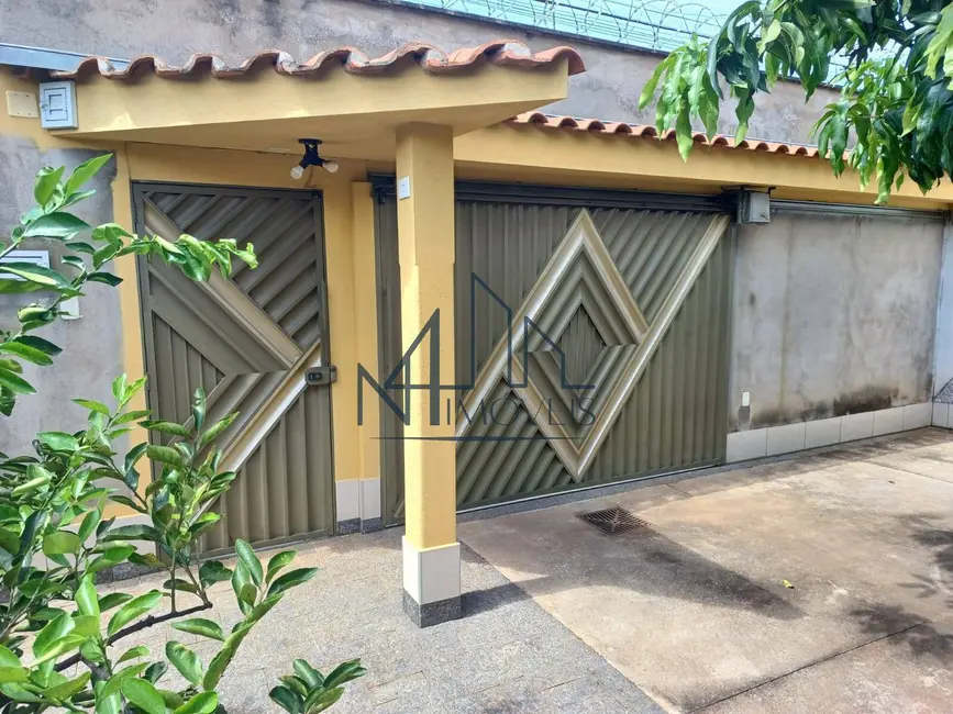 Casa com 3 quartos à venda, 360m2 em Parque Santa Cecília, Aparecida De Goiania - GO - imagem 8 Foto 8 de Casa com 3 quartos à venda, 360m2 em Parque Santa Cecília, Aparecida De Goiania - GO