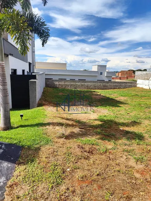 Foto 1 de Lote de Condomínio à venda, 389m2 em Setor Laguna Parque, Trindade - GO